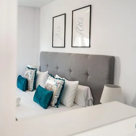 Puerto Banús Finest 2-bdrm - 50 Metres To *