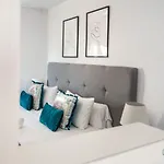 Puerto Banús Finest 2-bdrm - 50 Metres To *