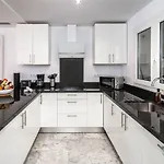 Apartamento Puerto Banús Finest 2-bdrm - 50 Metres To *