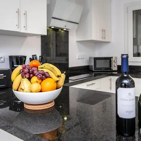 Puerto Banus Finest 2-bdrm - 50 Metres To *