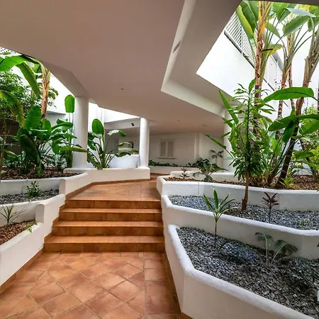 Puerto Banús Finest 2-bdrm - 50 Metres To * Marbella