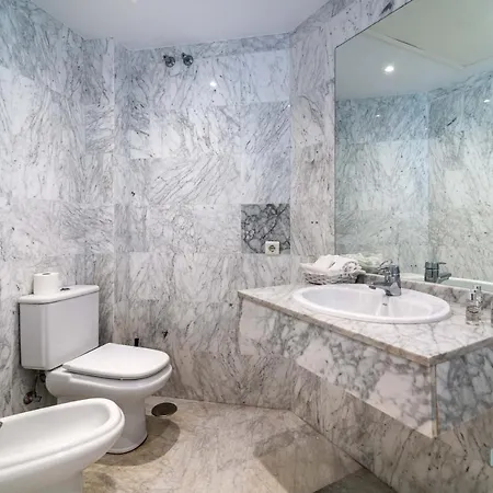 Apartment Puerto Banus Finest 2-bdrm - 50 Metres To *