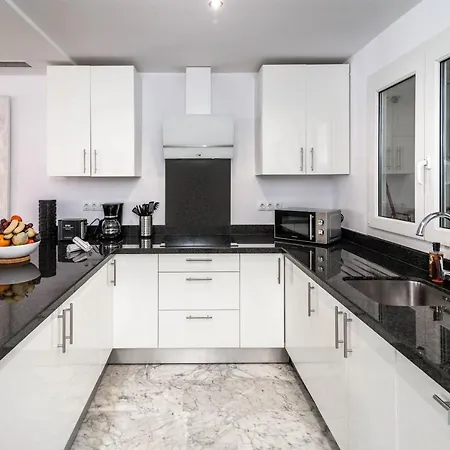 Apartment Puerto Banus Finest 2-bdrm - 50 Metres To *